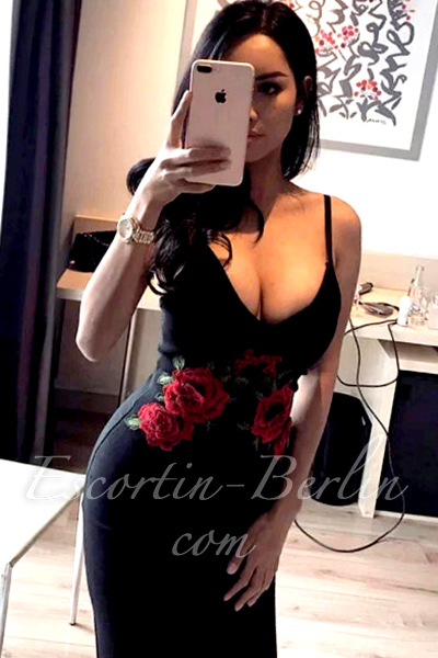 Sharli Escort in Berlin