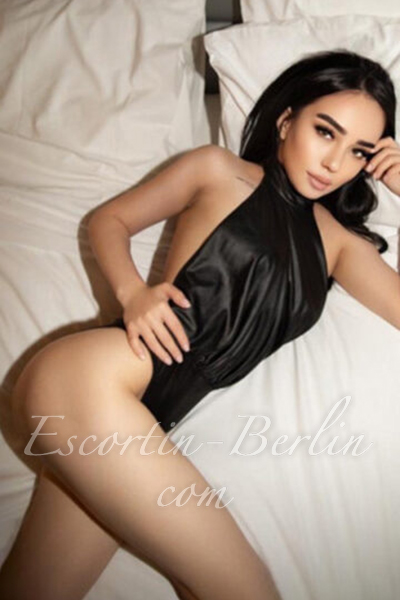 Aline Nice Escort in Berlin